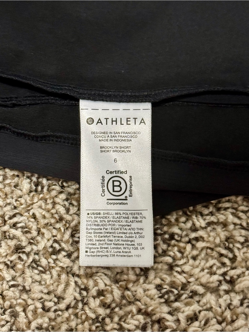 Athleta // Brooklyn Short // Size 6 // Black - Picture 3 of 3